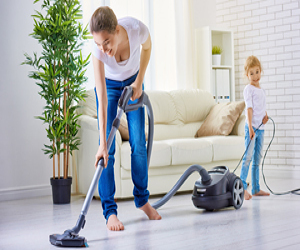 5 motive pentru a ne ajuta parintii la curatenia in casa