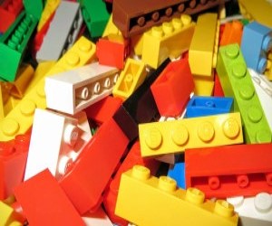 Ce stii despre Lego? Iata cateva lucruri pe care poate nu le-ai aflat!