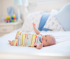 Dezvoltarea neuro-musculara la nou-nascuti: ghid pentru prima luna de viata