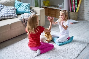 Metoda Montessori: Cum sustii dezvoltarea celui mic prin joc