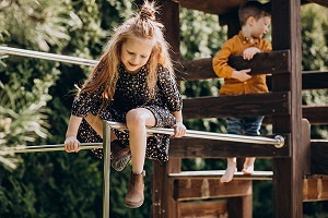 Cum sa transformi gradina intr-un univers de joaca si invatare pentru copilul tau
