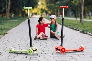 Cum reduci timpul petrecut pe ecrane in vacanta: 5 rutine pentru copii