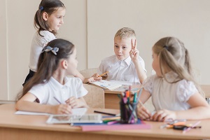 Spatele drept, copil sanatos: ghid practic pentru parinti despre sanatatea coloanei vertebrale