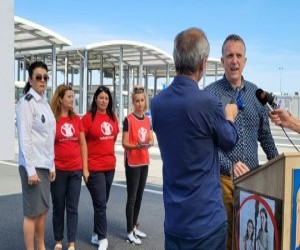 Mai putin de jumatate dintre parintii care lucreaza in alte tari pot veni sa isi petreaca concediul cu copiii lor ramasi in Romania