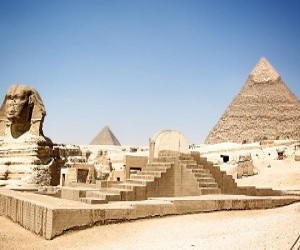 Ce stim despre celebrele piramide din Egipt? Au fost construite de extraterestri?