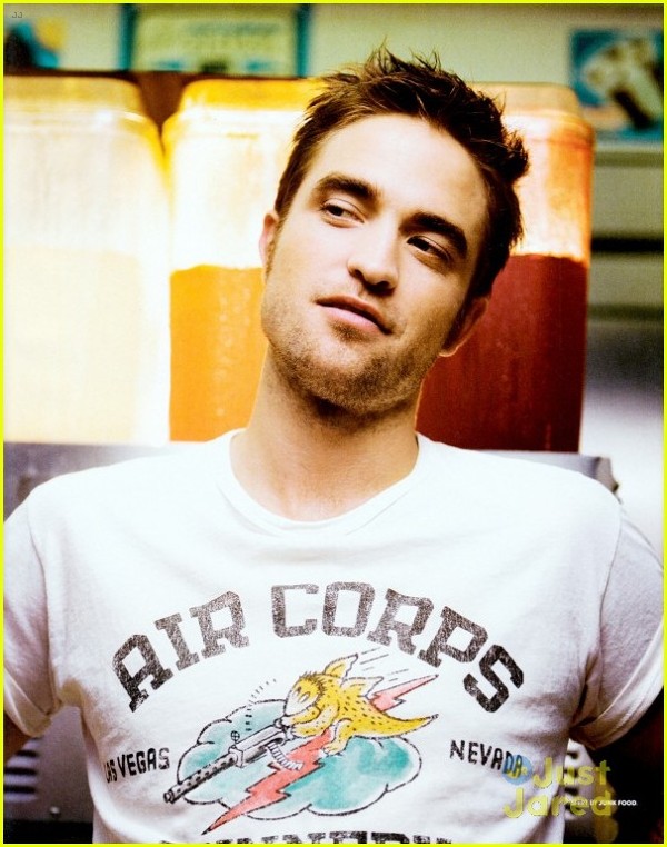 Robert Pattinson, poze pentru Black Book