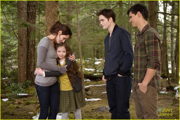 Bella isi protejeaza fiica, Renesmee