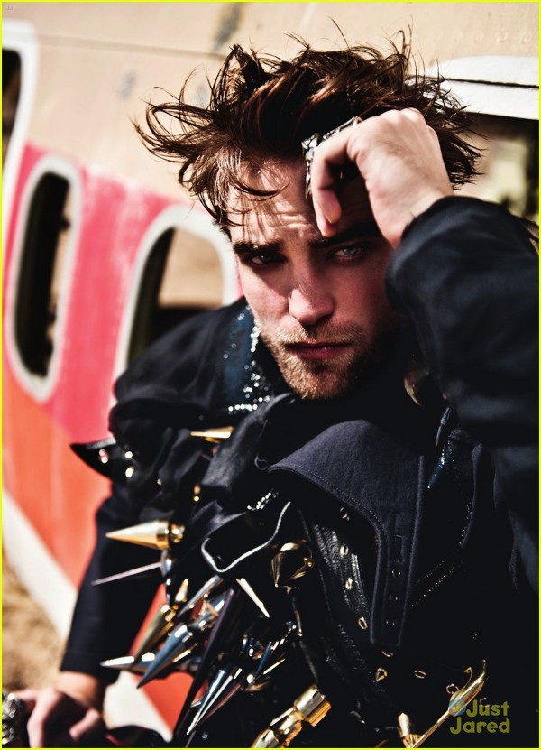 Rob Pattinson in revista L&#8217;Uomo Vogue