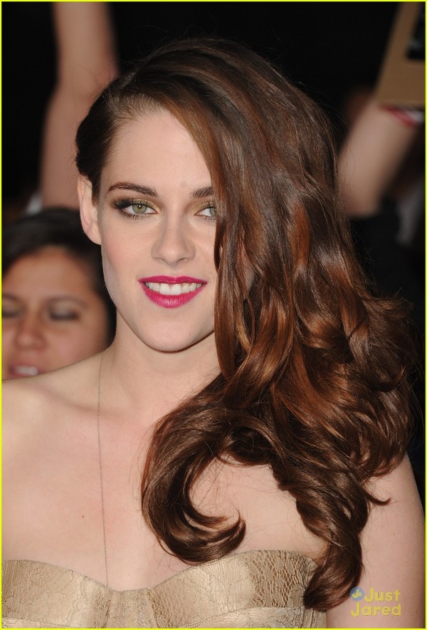 Kristen Stewart la lansarea filmului "Breaking Dawn 2"