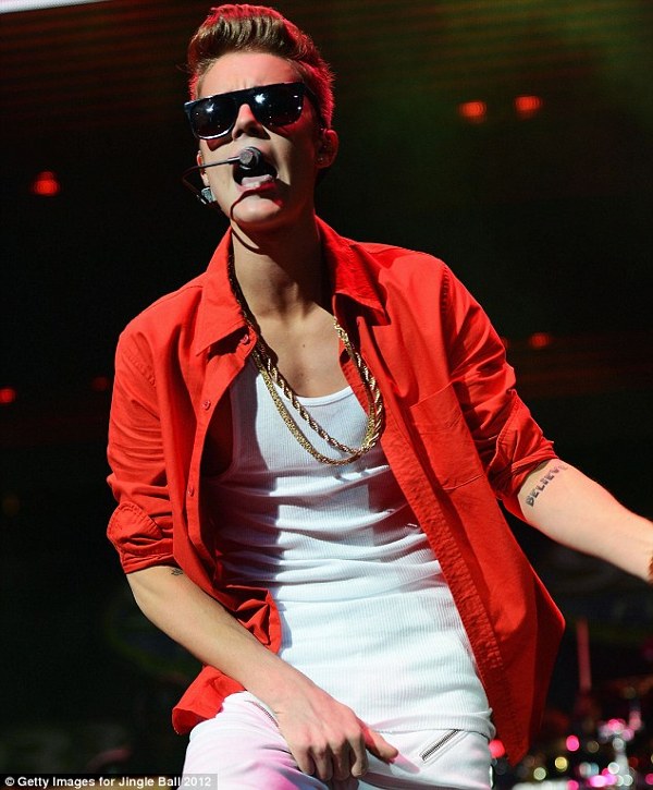Justin Bieber a cantat la Tampa Jingle Ball