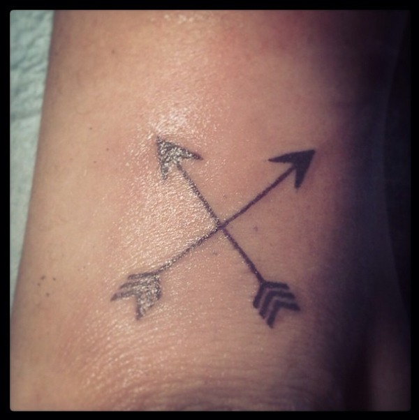 Miley Cyrus are un nou tatuaj