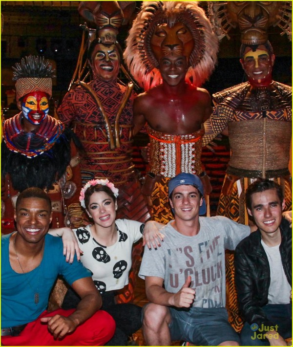 Echipa Violetta cu actorii din piesa Lion King