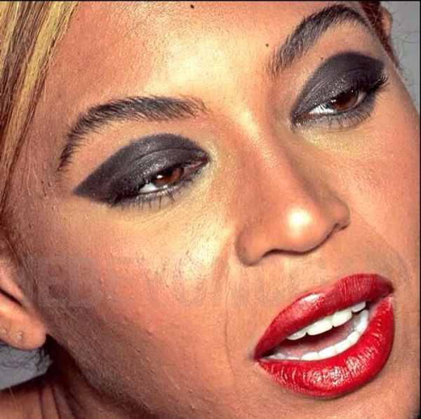 Beyonce intr-o poza nemodificata in Photoshop