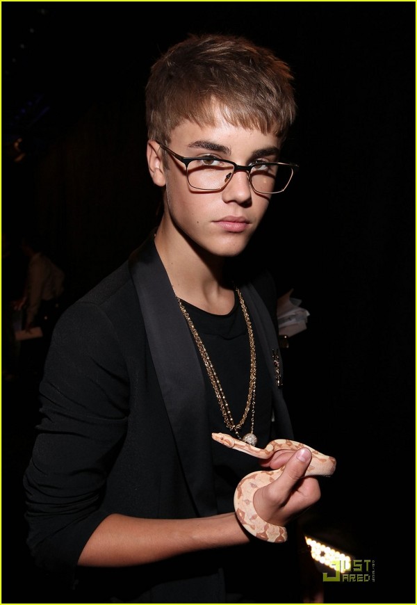 Justin Bieber cu ochelari