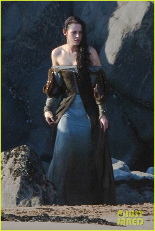 Kristen Stewart in rolul Albei-ca-Zapada Kristen Stewart in rolul Albei-ca-Zapada