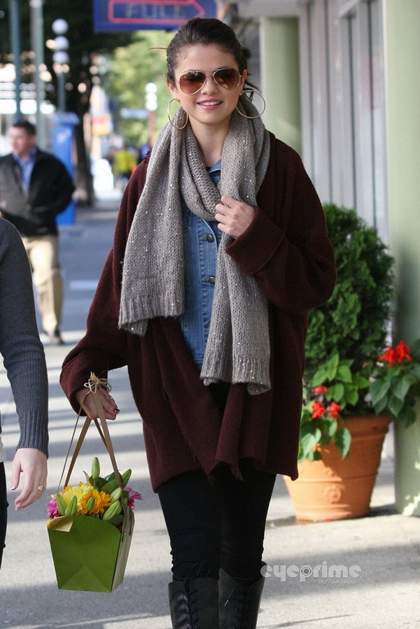 Selena se afla in Canada