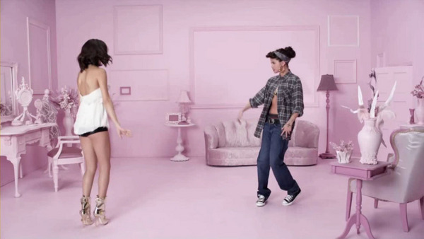 Selena Gomez  - promo pentru MTV Europe Music Awards