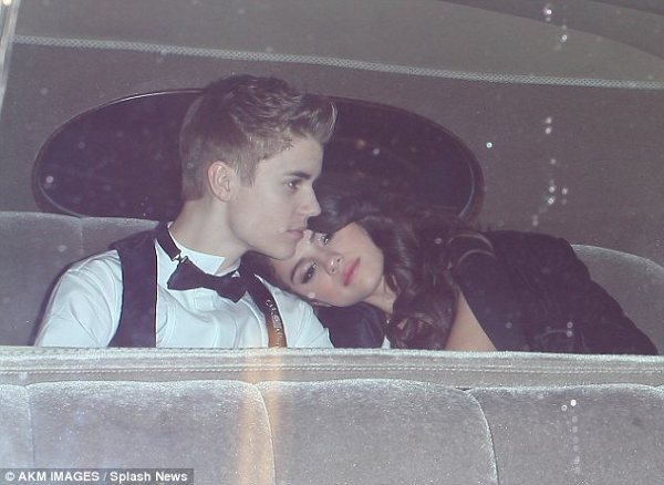 Selena Gomez alaturi de Justin Bieber, obositi dupa AMA Selena Gomez alaturi de Justin Bieber, obositi dupa AMA