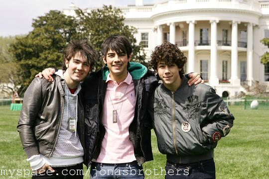 Jonas Brother la Casa Alba