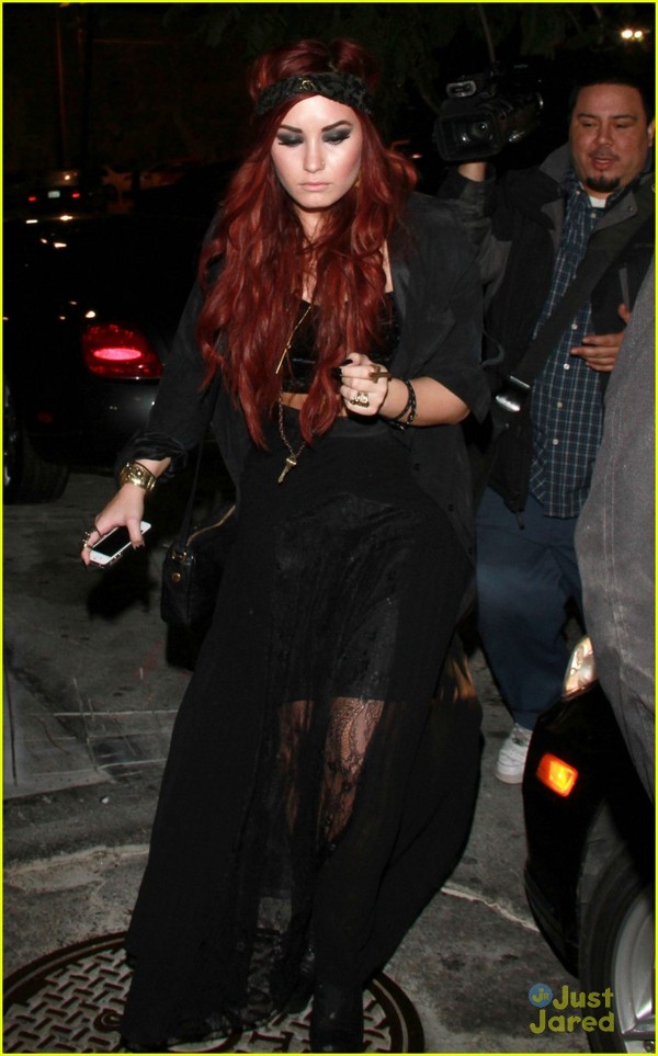 Demi Lovato iesind din Lexington Social Club