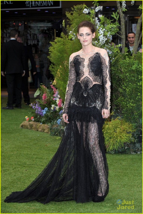 Kristen Stewart la premiera filmului "Snow White and the Huntsman"