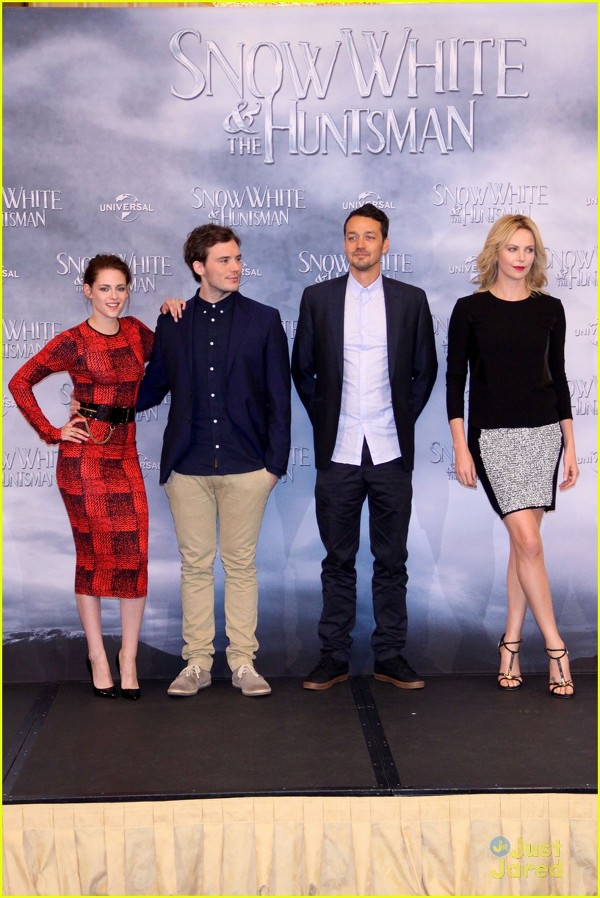 Kristen Stewart si colegii ei din "Snow White and the Huntsman"