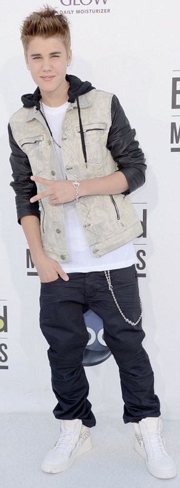 Justin Bieber la premiile Billboard