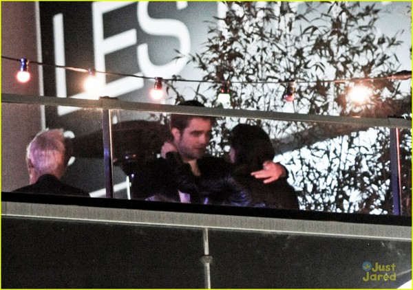 Robert Pattinson si Kristen Stewart se distreaza la Cannes