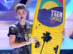 Justin Bieber a castigat un premiu Teen Choice Awards 2012