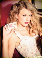 Taylor Swift in numarul de noiembrie al revistei Glamour