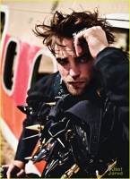 Rob Pattinson in revista L’Uomo Vogue