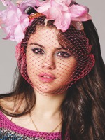 Selena Gomez, portret pentru revista Nylon