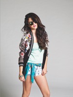 Selena Gomez pictorial cool pentru revista Nylon