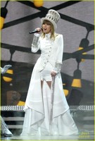 Taylor Swift pe scena premiilor Grammy 2013
