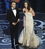Kristen Stewart si Daniel Radcliffe pe scena premiilor Oscar