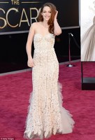 Kristen Stewart la decernarea premiilor Oscar 2013