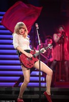 Taylor Swift a inceput turneul Red