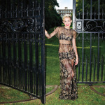 Miley Cyrus, pictorial pentru Harper's Bazaar