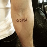 Nick Jonas si-a facut un tatuaj!