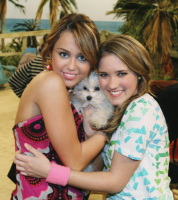 Emily Osment si Milley Cyrus