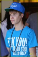 Justin Bieber intr-un tricou nepotrivit