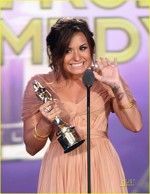 Demi Lovato, fericita posesoare a unui premiu Alma