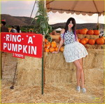 Selena Gomez - dovleci de Halloween