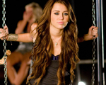 Miley cantareata