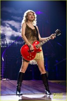 Taylor Swift concerteaza la Madison Square Garden