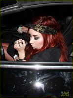 Demi Lovato in masina