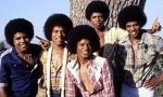 Familia Jackson planuieste un turneu tribut in memoria Regelui muzicii pop