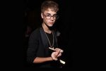 Justin Bieber isi scoate sarpele la licitatie